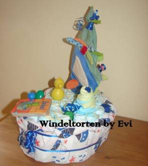 Unique Boy Diaper Cakes: boy diaper gift ideas with tutorials